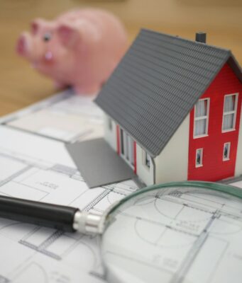 How Location, Market Trends, and Property Types Influence Investment Choices Investment